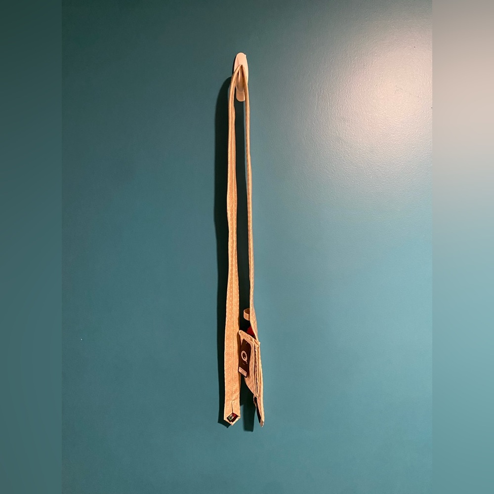 Elegant Cream Tie